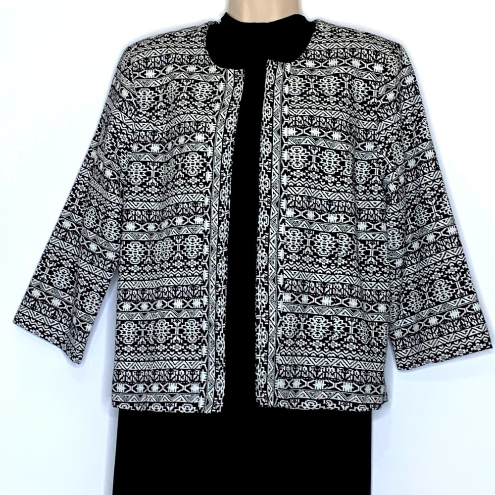 𝅺CHRISTOPHER & Banks Jacket, Size M, Black & White. Open Front, 3/4 Sleeves